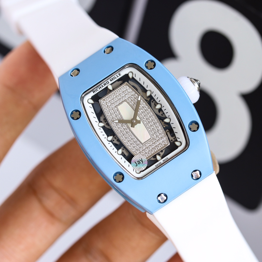 50代女性にふさわしいレディース腕時計が目白押し！