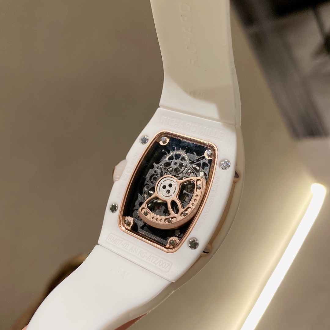 ゴールド 時計 レディース ハイ ブランド