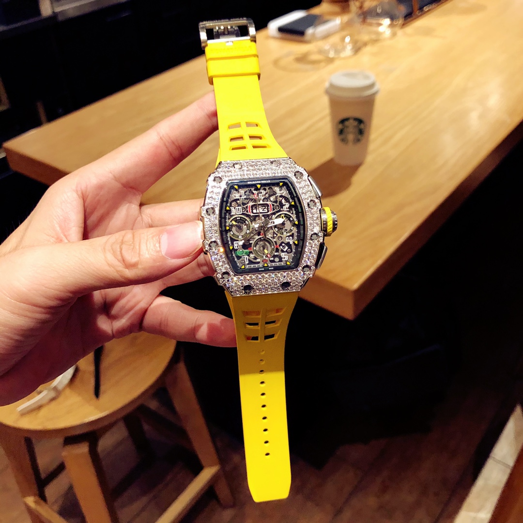 グラフィカルでカラフルなリシャール・ミル「RM 07-01 オートマティックカラーセラミックス」