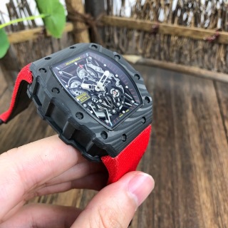 リシャール・ミルターゲット層と購買行動分析