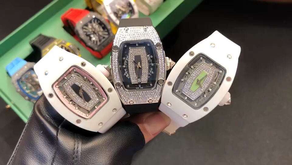 20 気圧 防水 腕時計 レディース