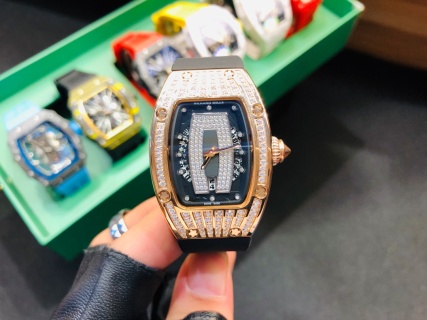 文字 盤 小さい 腕時計 レディース