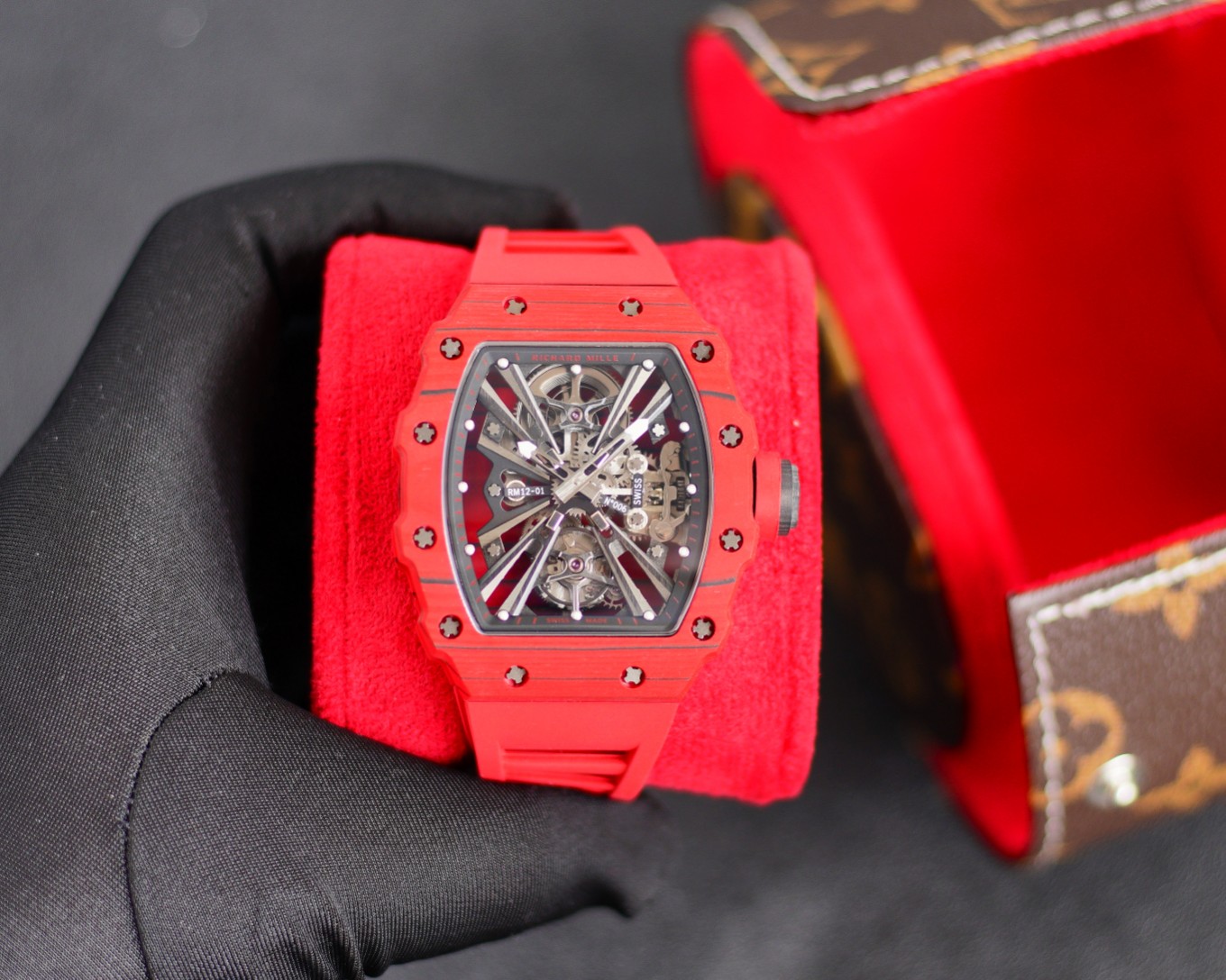 リシャールミル ベルト交換の方法と費用