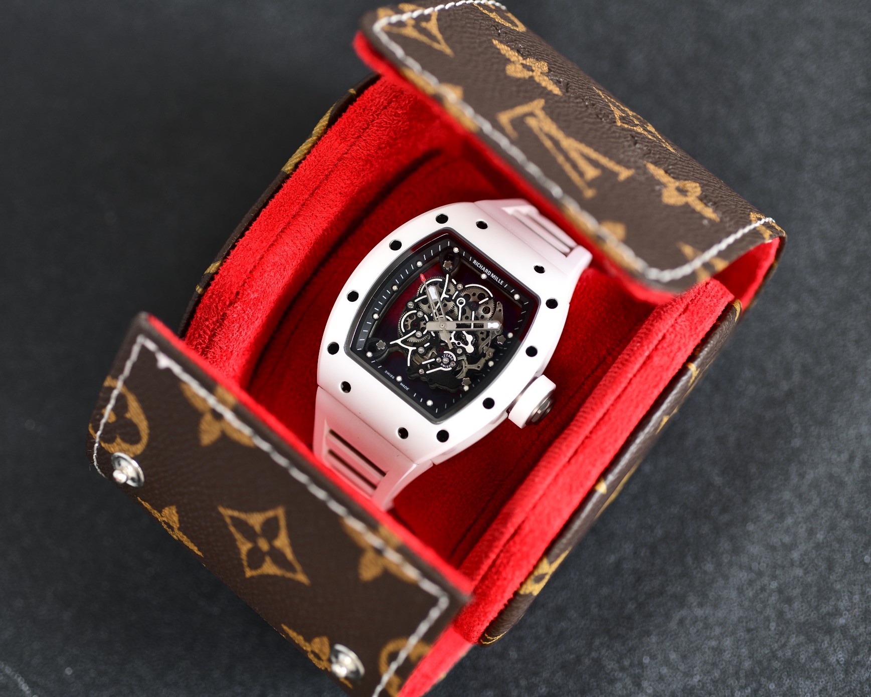 リシャールミルスマイリー値段