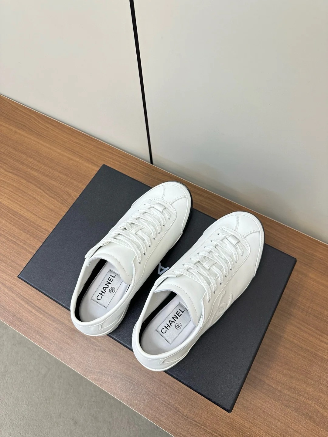 シャネル コンパクト ミラー 名 入れ