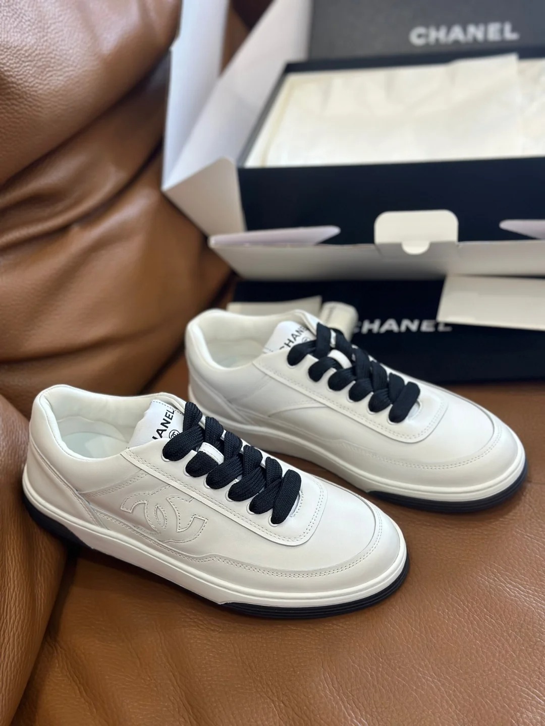 シャネル chanel プードゥル ユニヴェル セル リーブル
