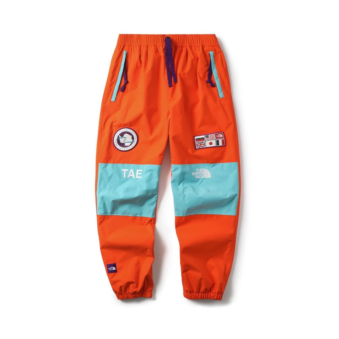 ノース フェイス supreme コピー