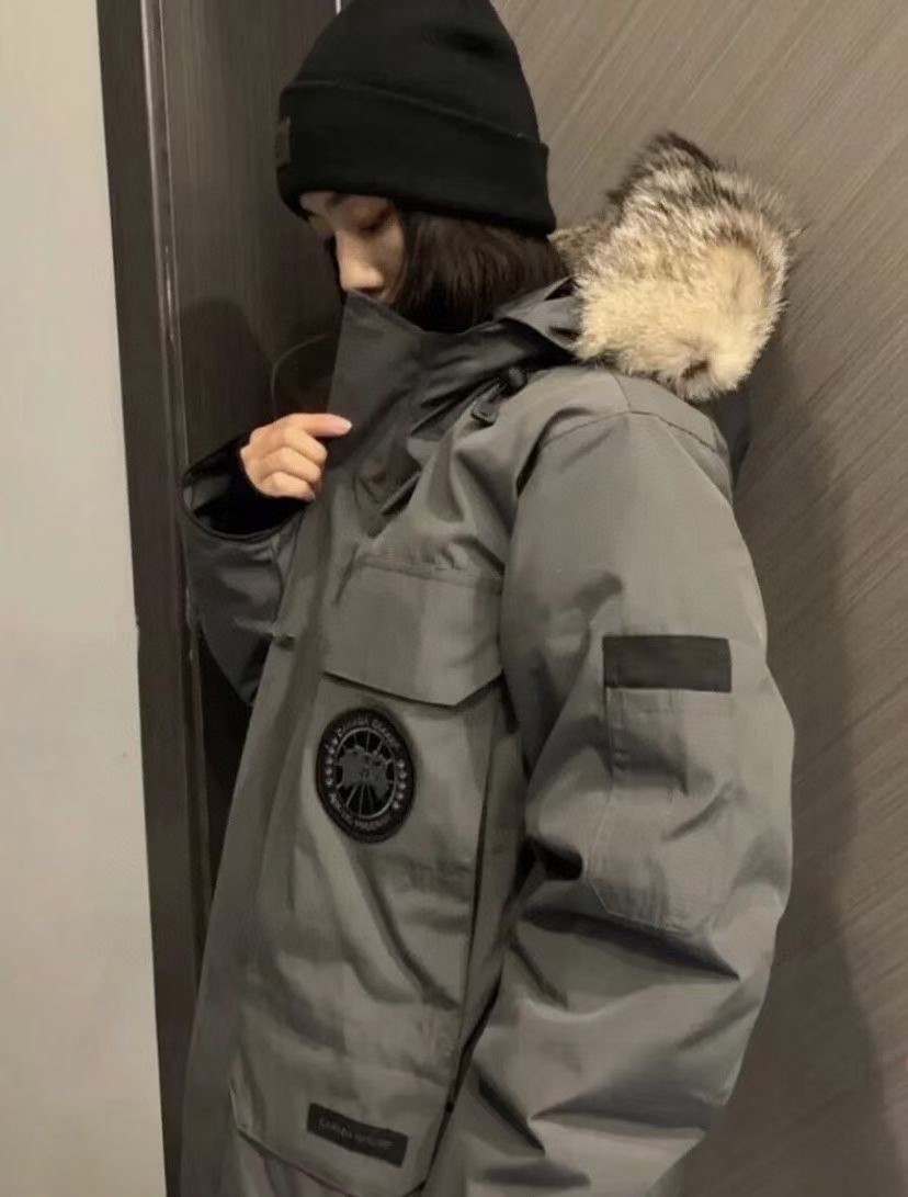 極美品✨カナダグース　ダウン　ダークネイビー　Sサイズ　リアルファー　フード