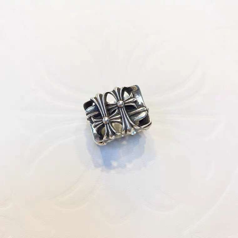 クロム ハーツ 結婚 指輪 ダイヤ