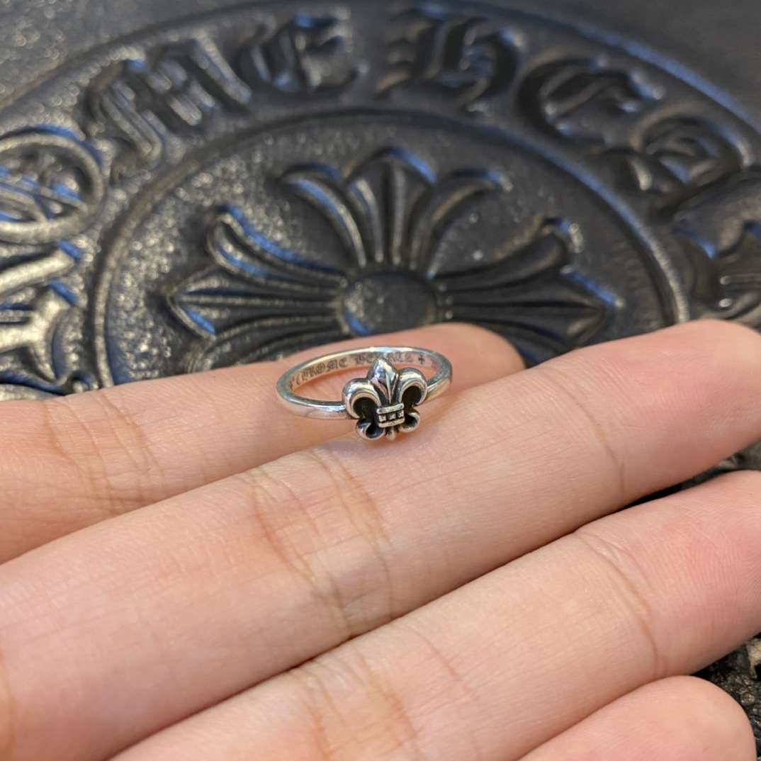 クロム ハーツ 結婚 指輪 芸能人