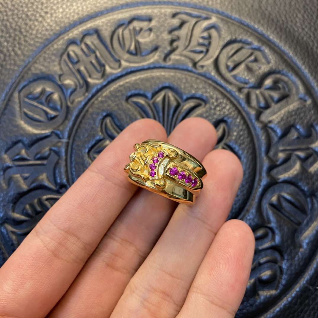 クロム ハーツ リング つける 指