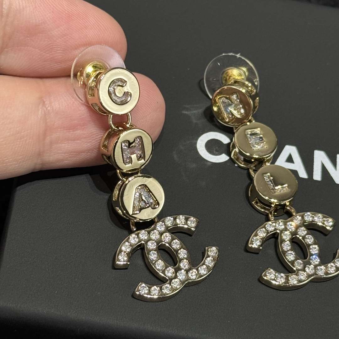 シャネル の ピアス