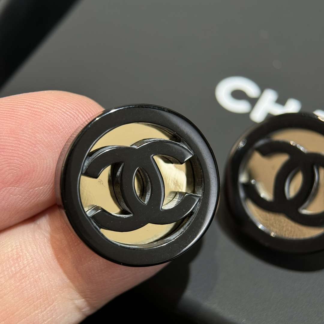 シャネル ピアス 素材
