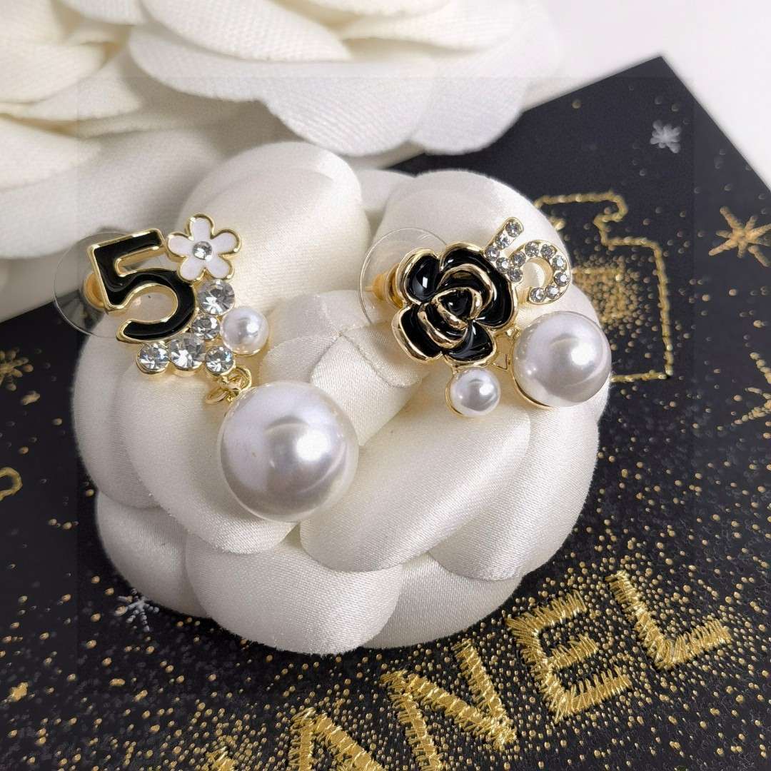 シャネル カメリア ピアス