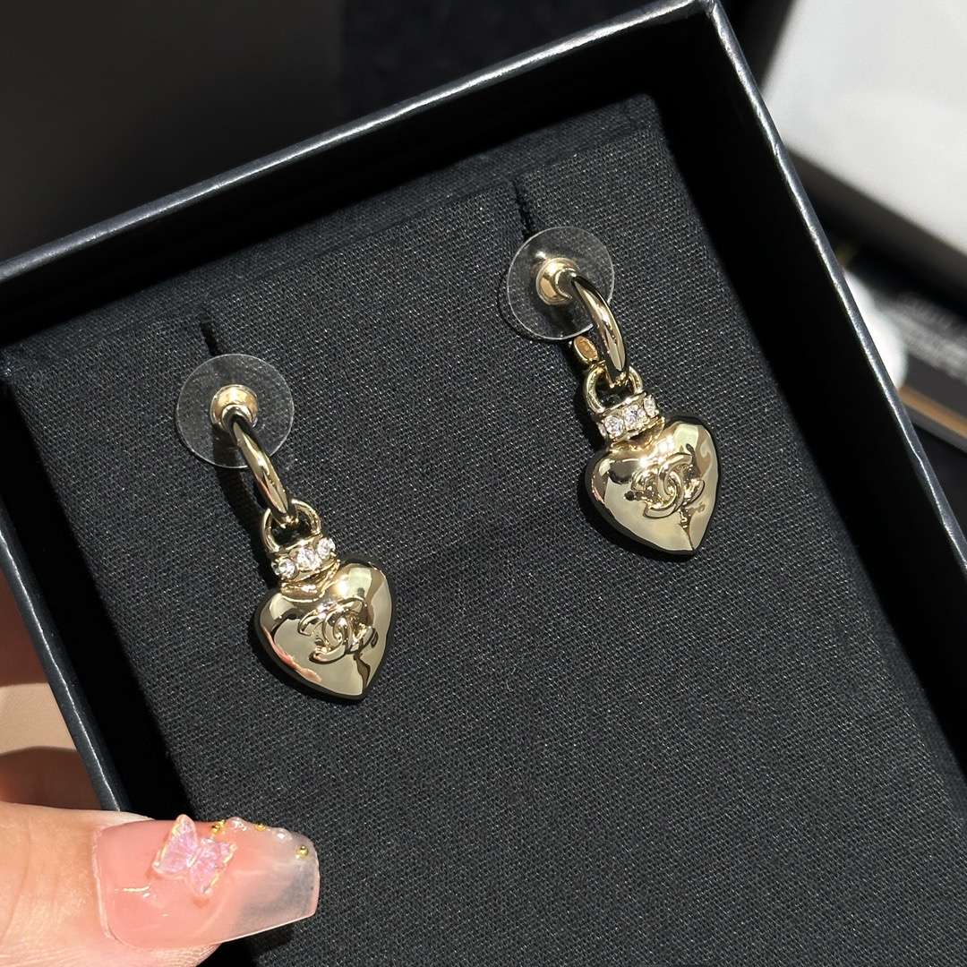 韓国 偽物 シャネル ピアス