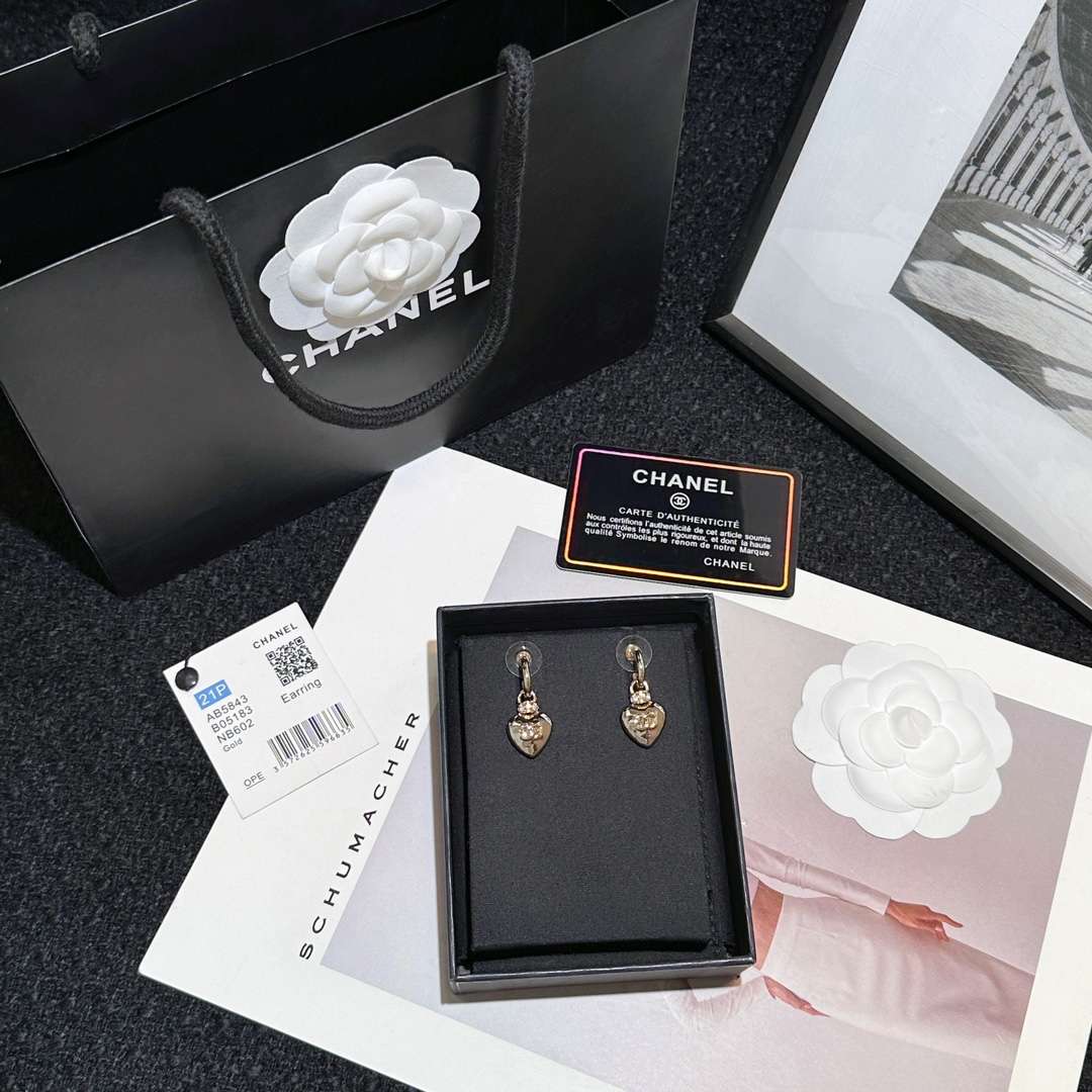 韓国 シャネル ピアス 値段