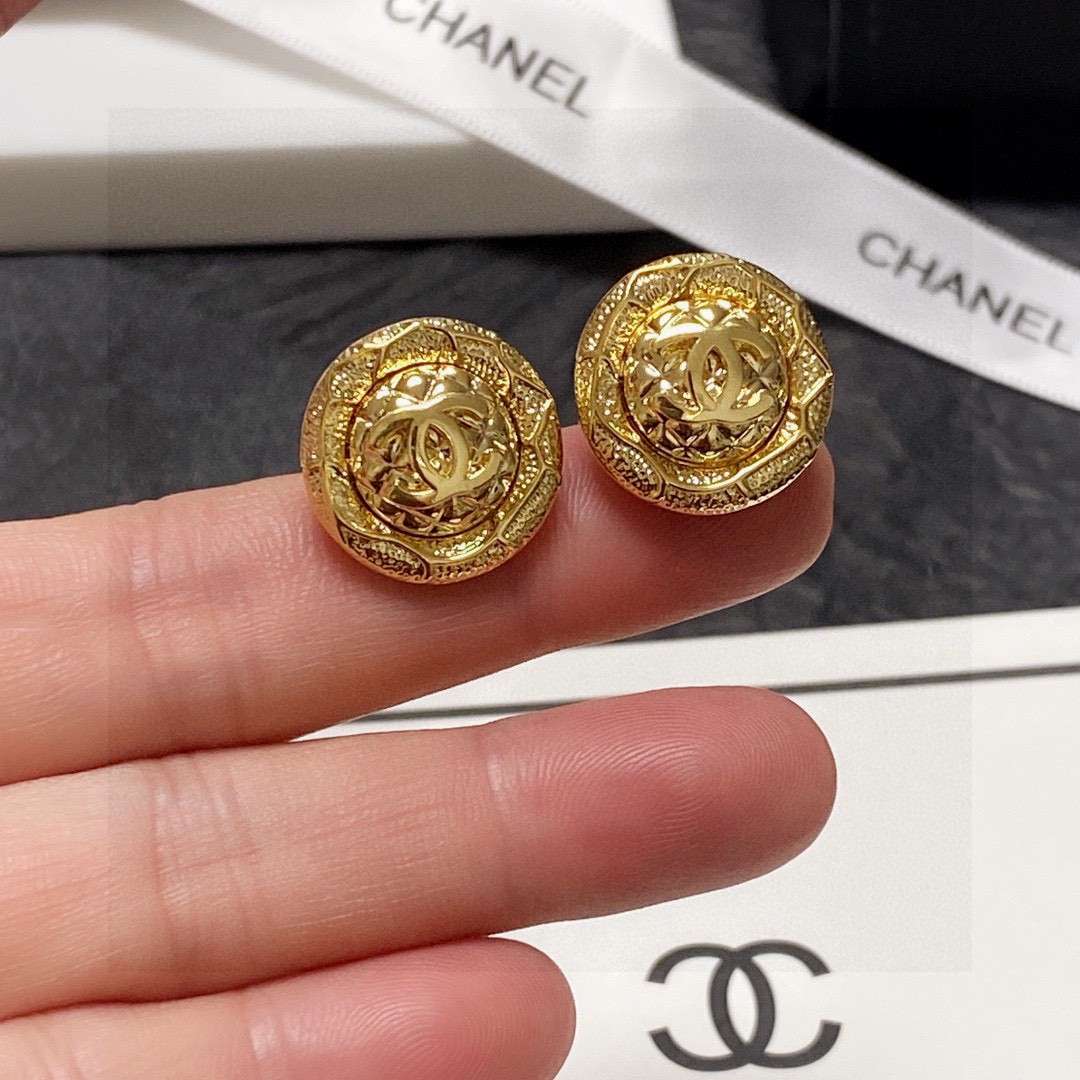 シャネル ピアス 普段 使い