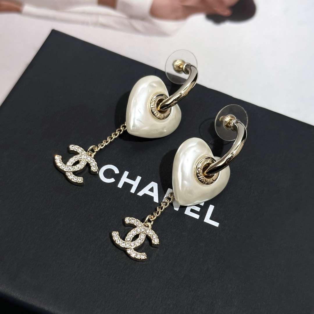 シャネル ピアス 金属 アレルギー