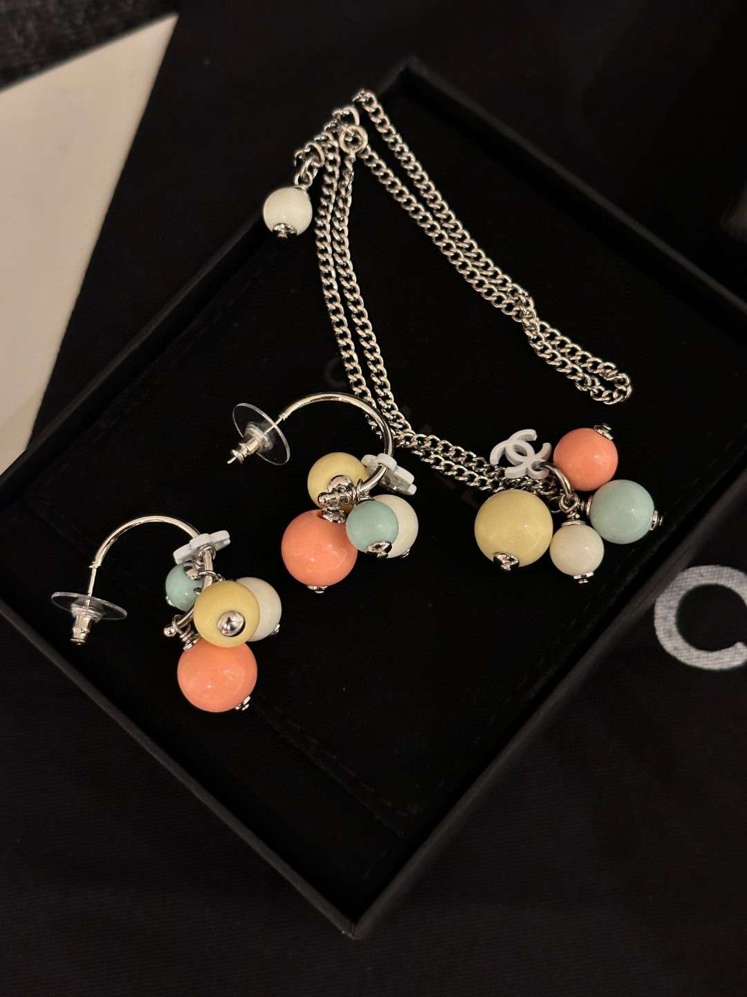 シャネル ピアス 相場