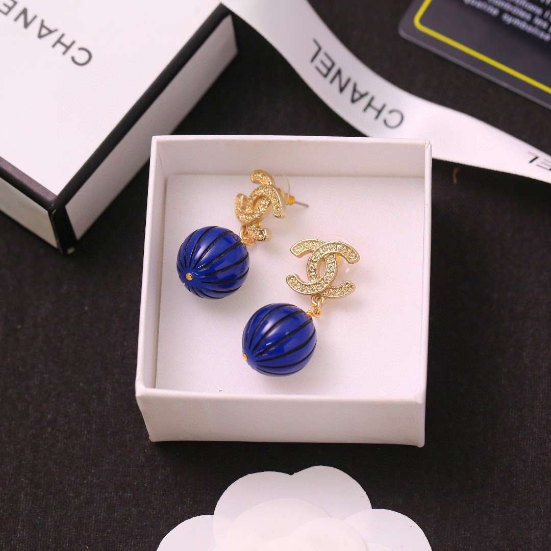 シャネル ピアス 樹脂