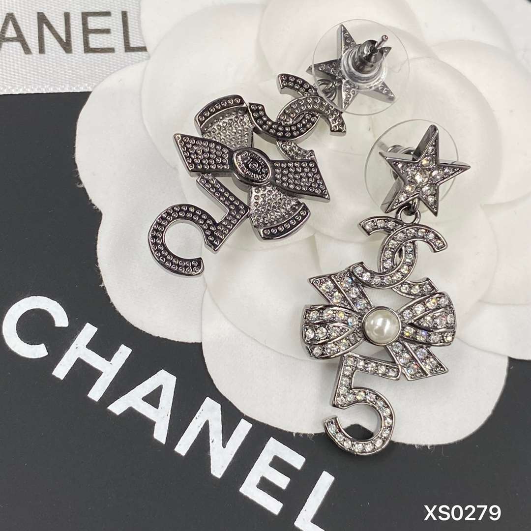 シャネル ピアス どこで 買える