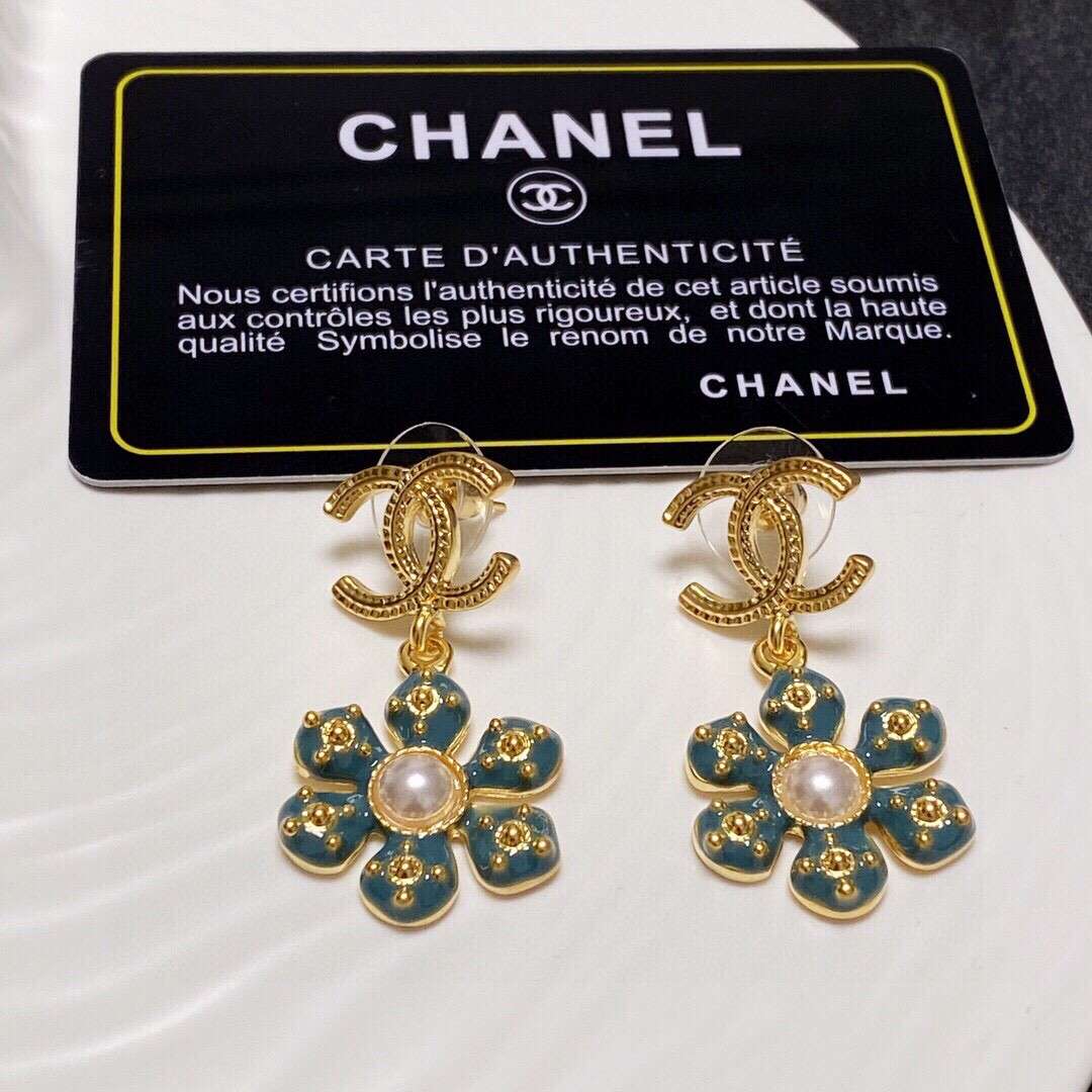 シャネル ピアス 新品