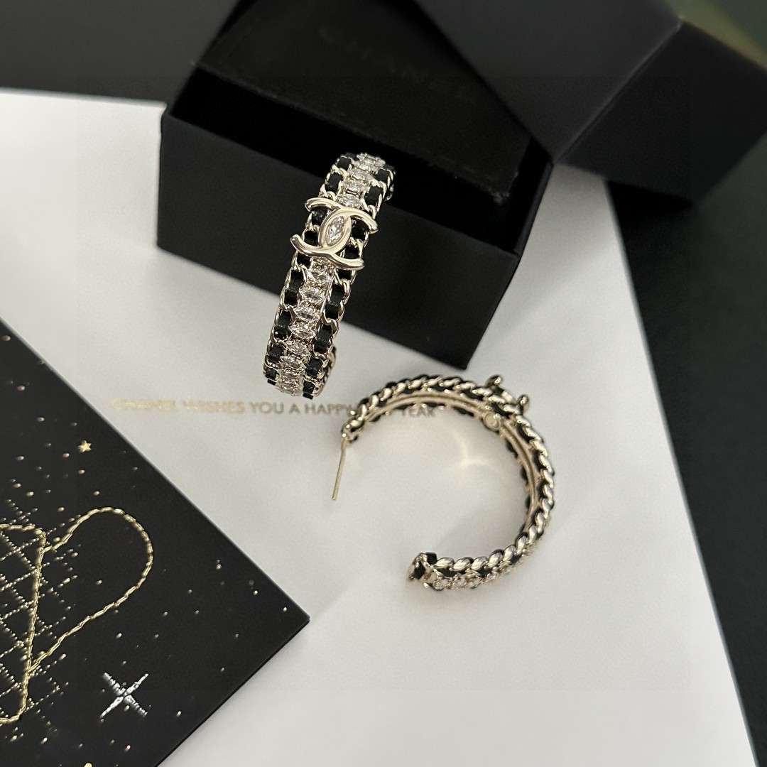 バイマ シャネル ピアス