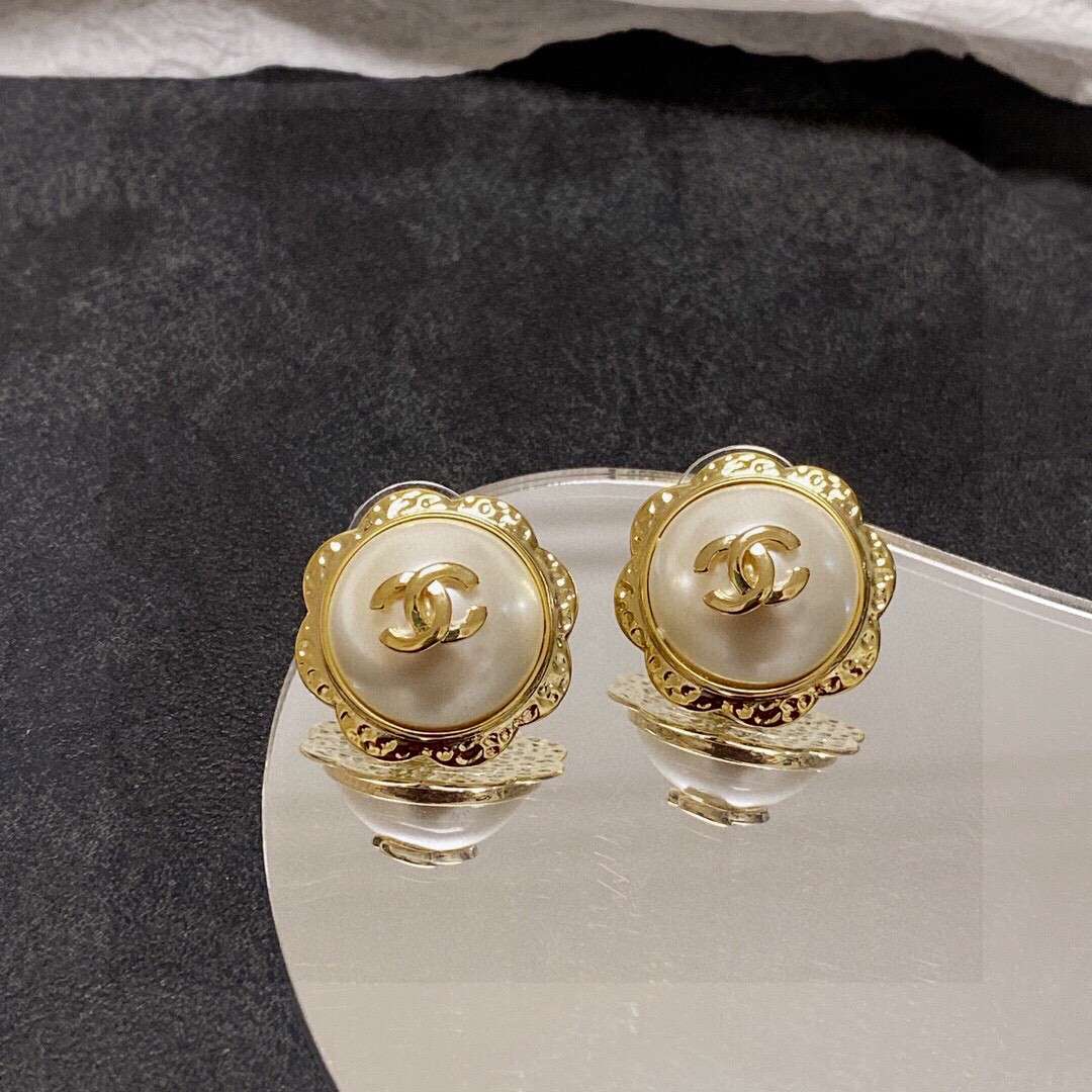 シャネル ピアス チェーン