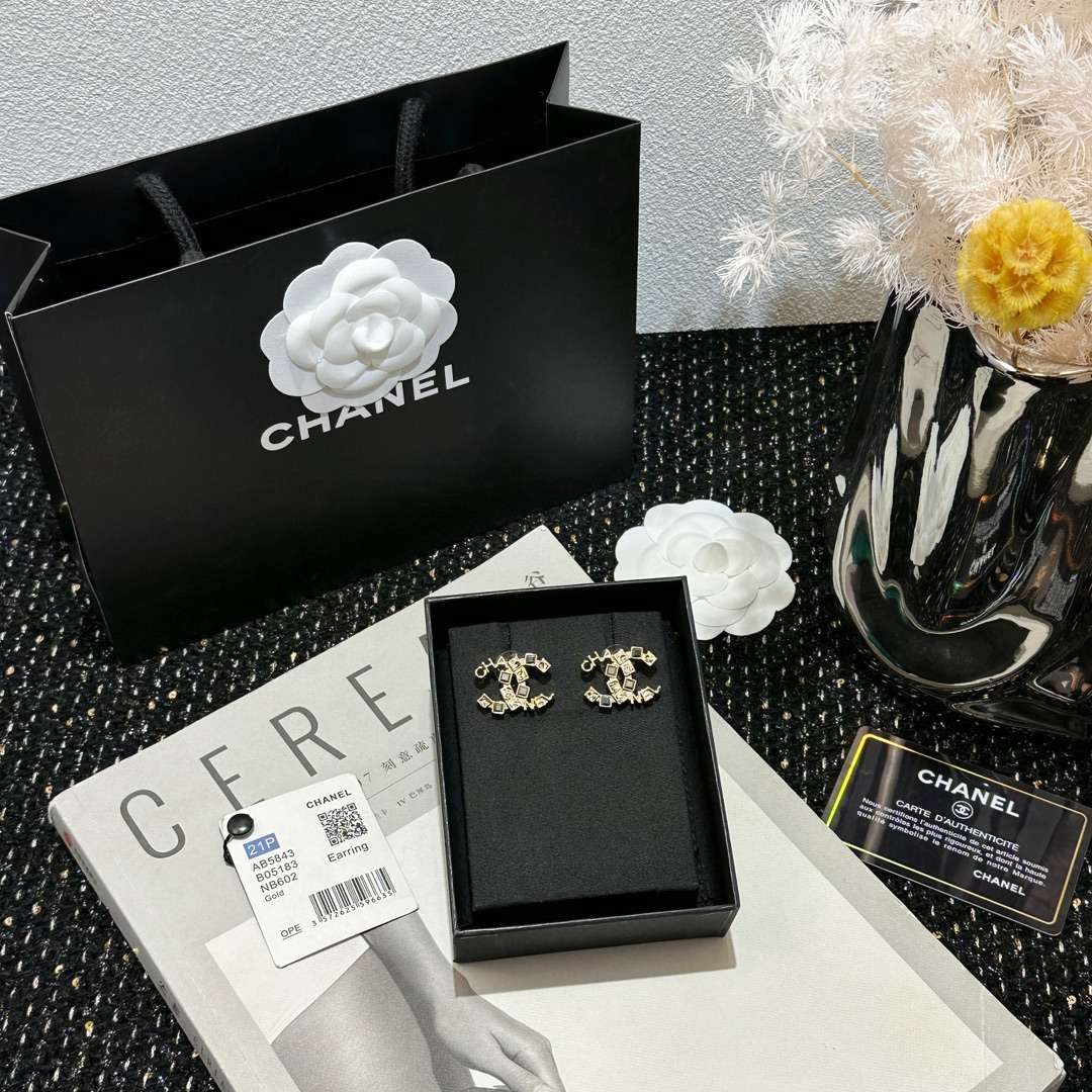 シャネル ピアス プレゼント