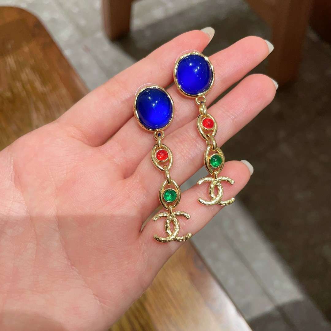 シャネル 黒 ピアス