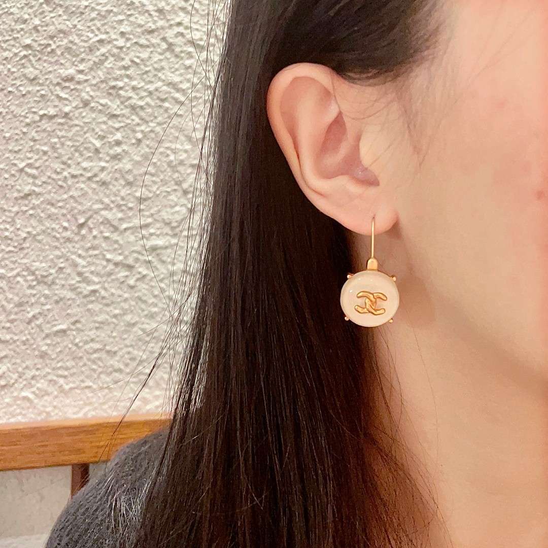 シャネル ピアス 一 万