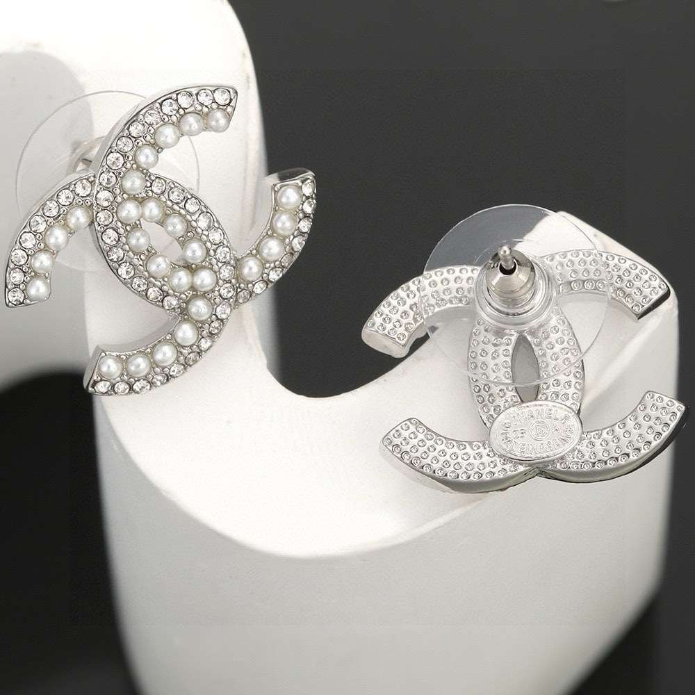 へそ ピアス シャネル 風