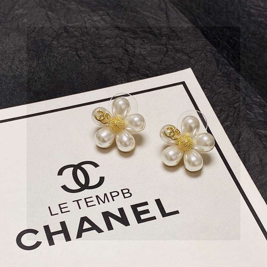 シャネル ピアス 売っ てる 場所