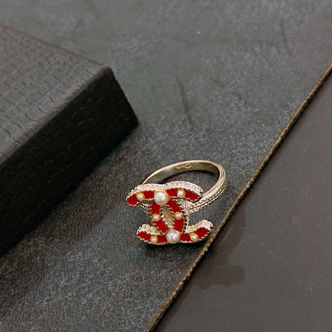 シャネル ピアス を イヤリング