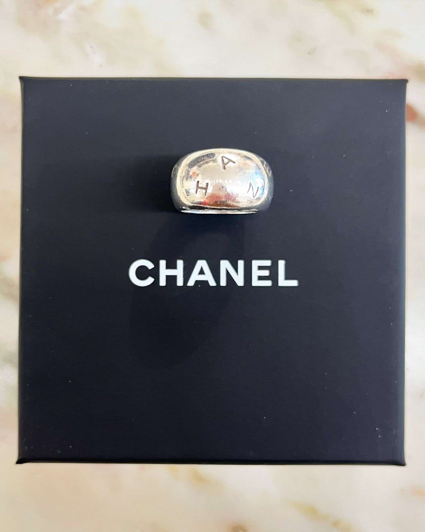 シャネル カメリア 婚約 指輪