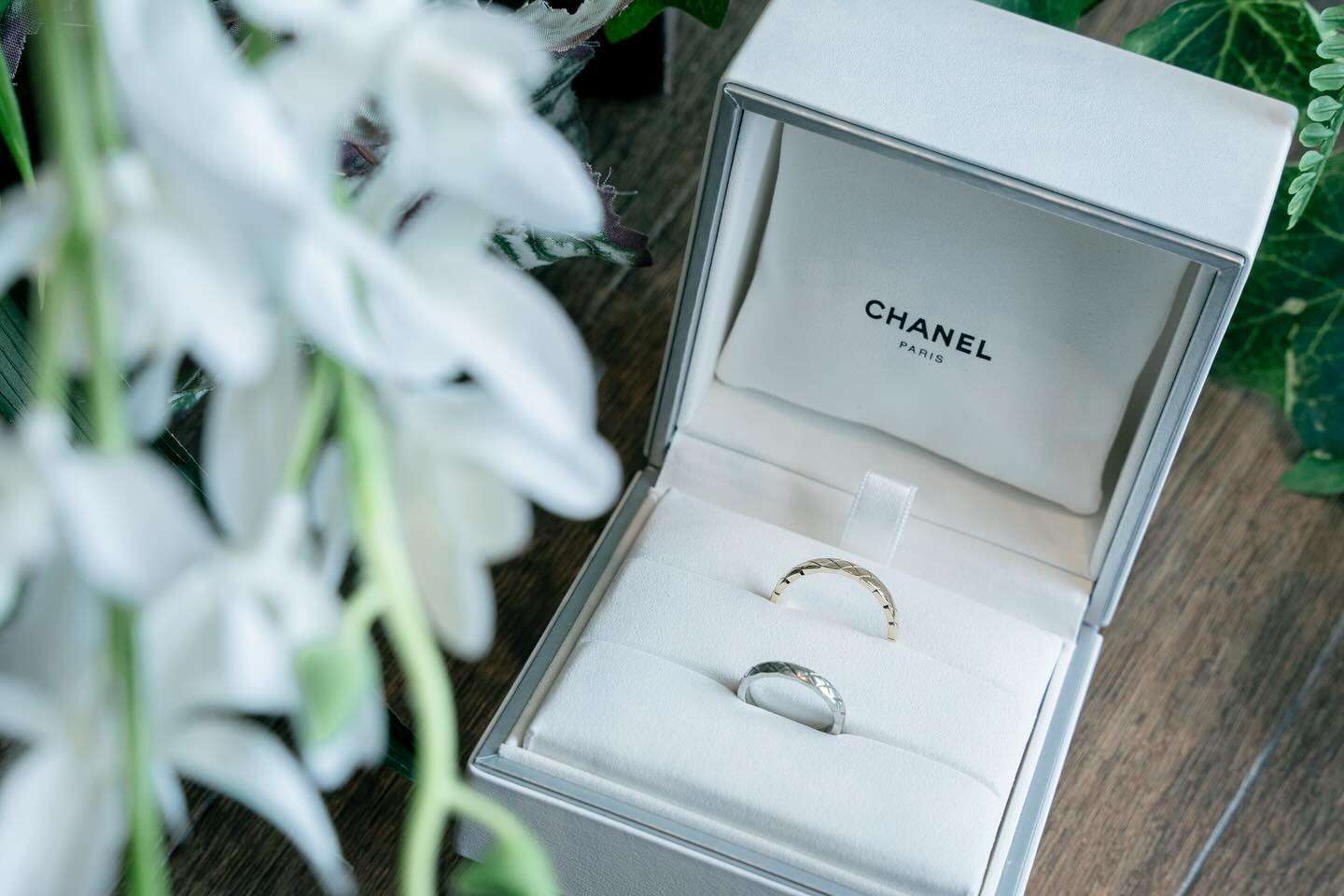 シャネル 婚約 指輪 カメリア 値段