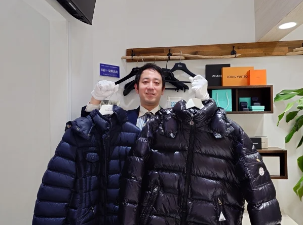 3. モンクレールを安く買える時期と場所.jpg
