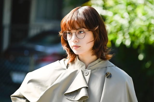 平手友梨奈さん.jpg