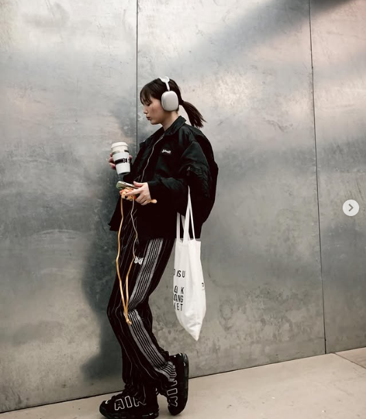 1位 AIR MORE UPTEMPO LOW（本田翼さん）.jpg