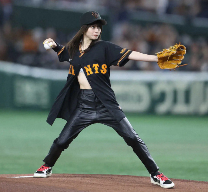 12位 トラヴィス ナイキ エアジョーダン1 ミディアムオリーブ(山本舞香さん).jpg