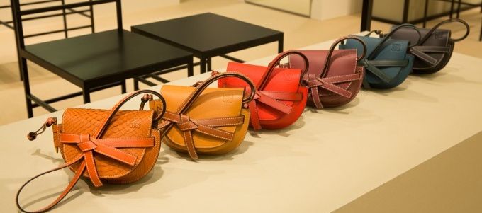 ロエベ ゲート バッグ 使い勝手