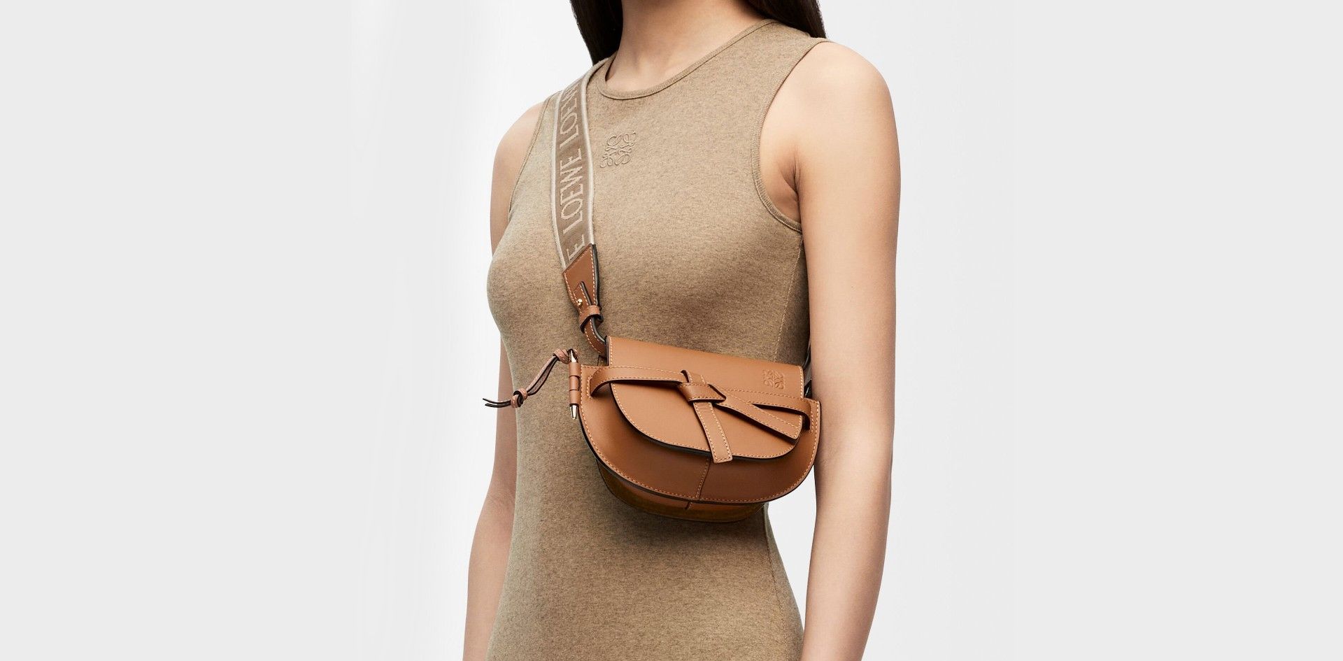 ロエベ ゲート バッグ 使い勝手