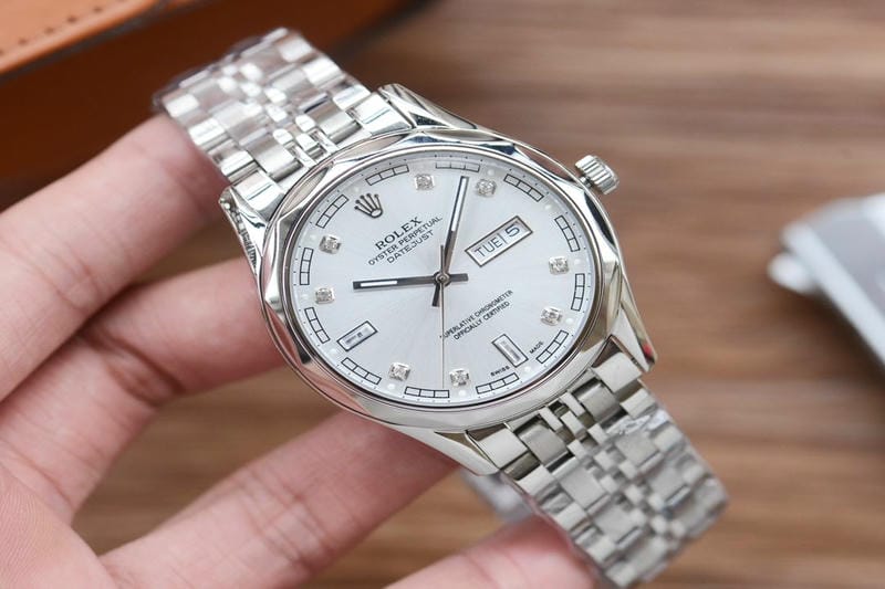 正規店でのロレックスの購入制限は？