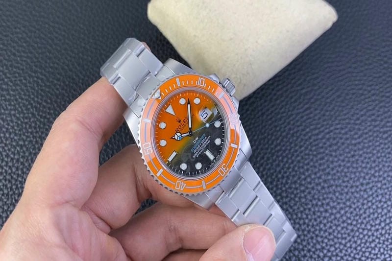 ロレックス126509の定価はいくらですか？