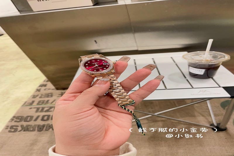 ロレックスの新品の日差はどのくらいですか？