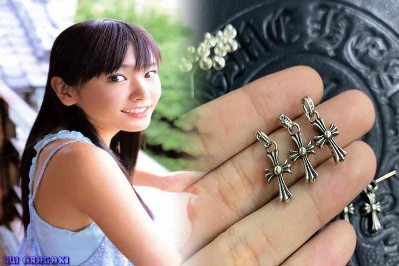 クロム ハーツ 女性 ピアス