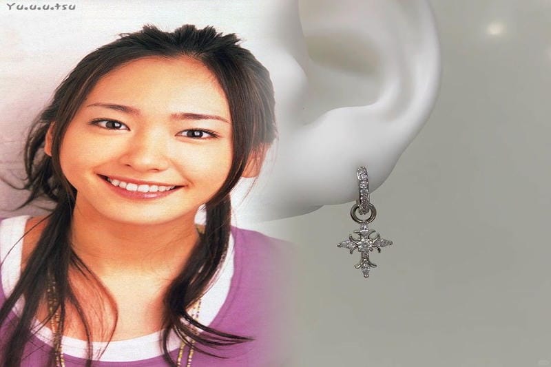 クロム ハーツ ピアス 安全 ピン