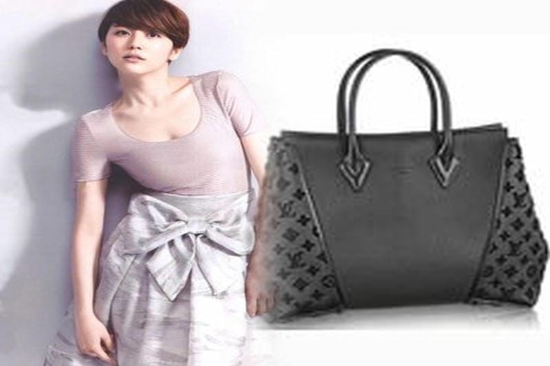 布地バックでナチュラルに！ルイ・ヴィトンのカジュアルスタイル