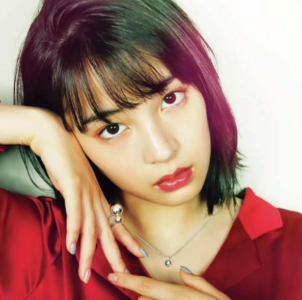 4.広瀬すず-ティファニー.png