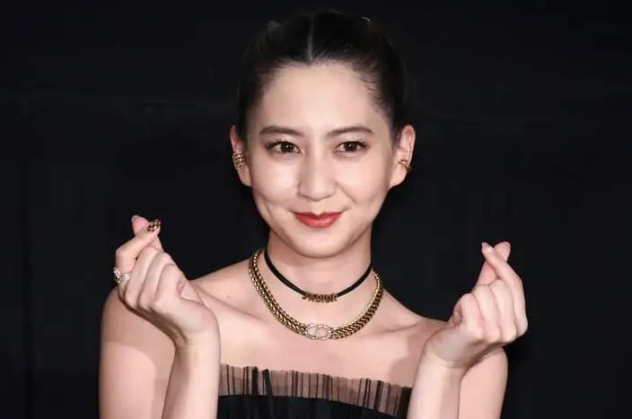 16.河北麻友子-ディオール.png